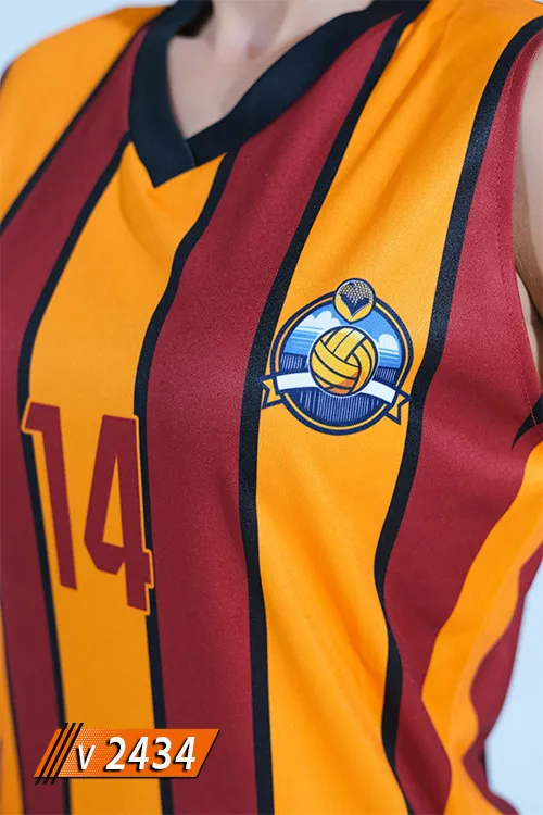 Sarı bordo dikey çizgili kadın voleybol forması göğüs ve yaka detayı V2434